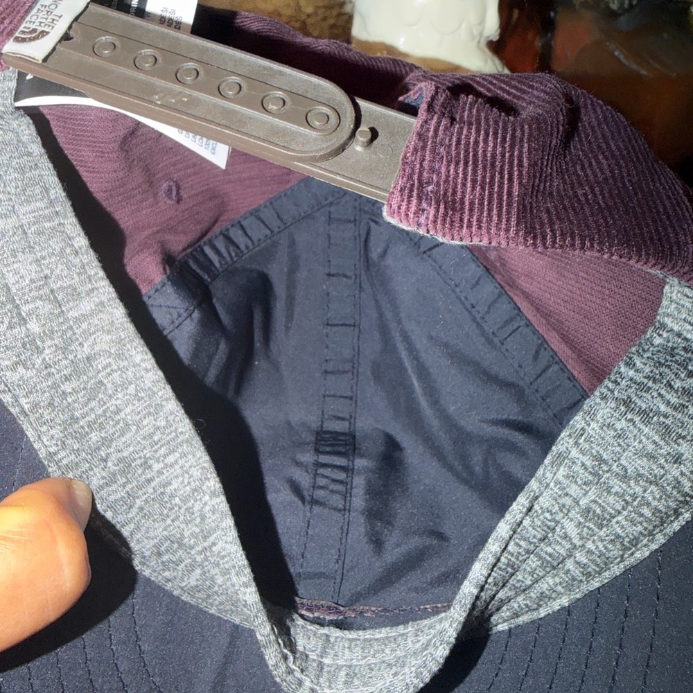The North Face Plum Corduroy Cap - Picture 6 of 7
